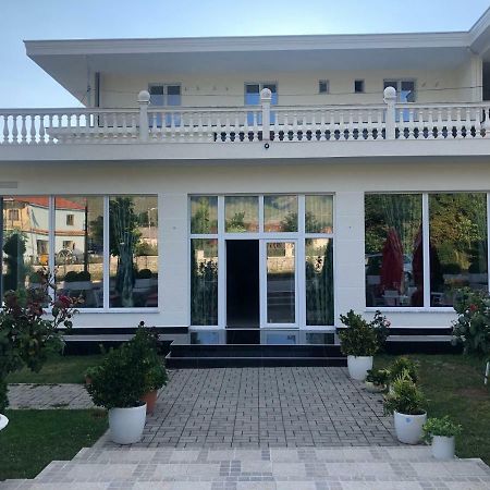 Hotel Taverna Zisi Erseke Luaran gambar