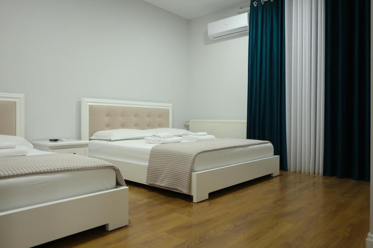 Hotel Taverna Zisi Erseke Luaran gambar