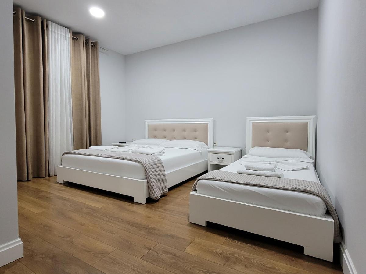 Hotel Taverna Zisi Erseke Luaran gambar