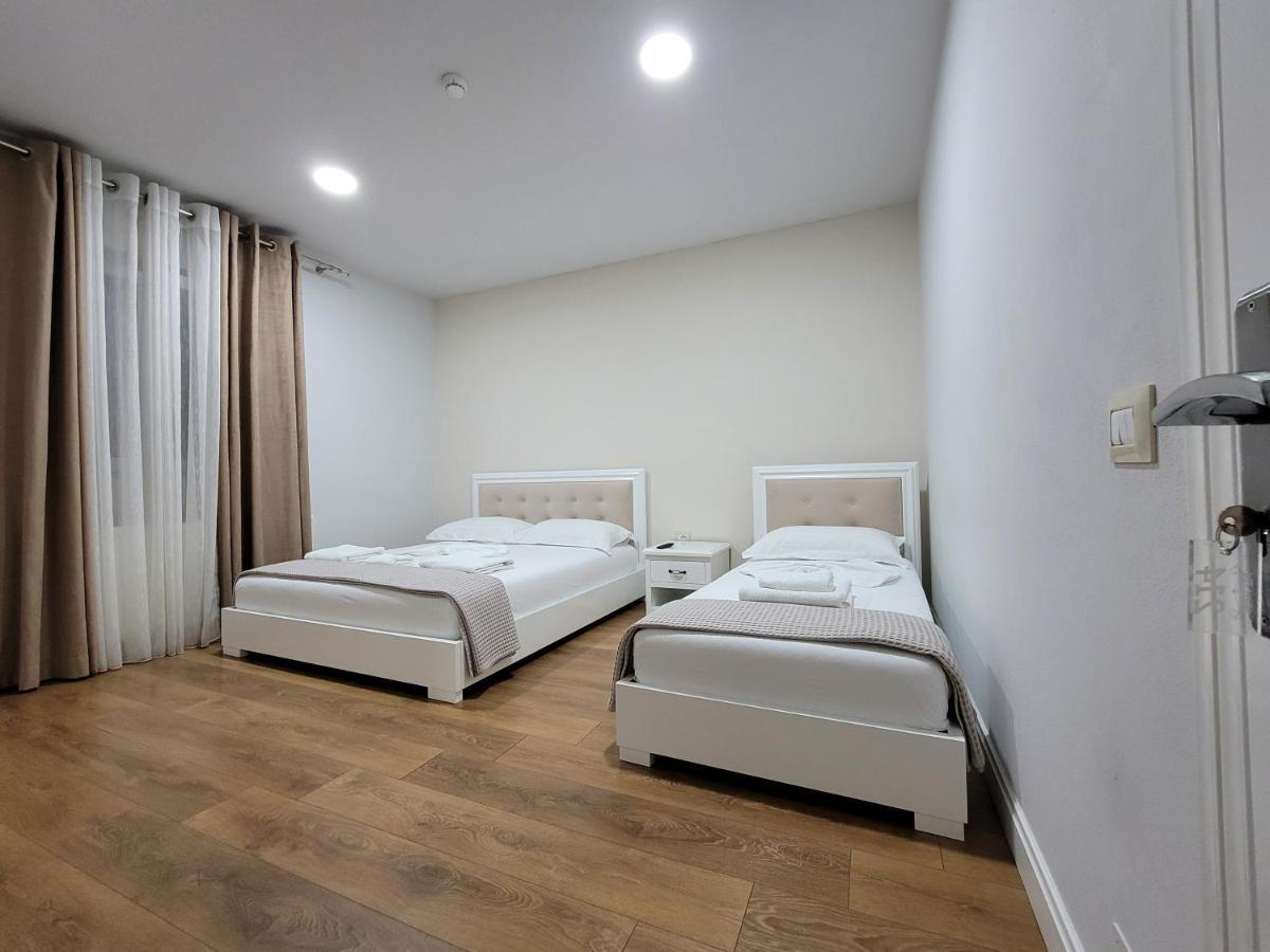 Hotel Taverna Zisi Erseke Luaran gambar