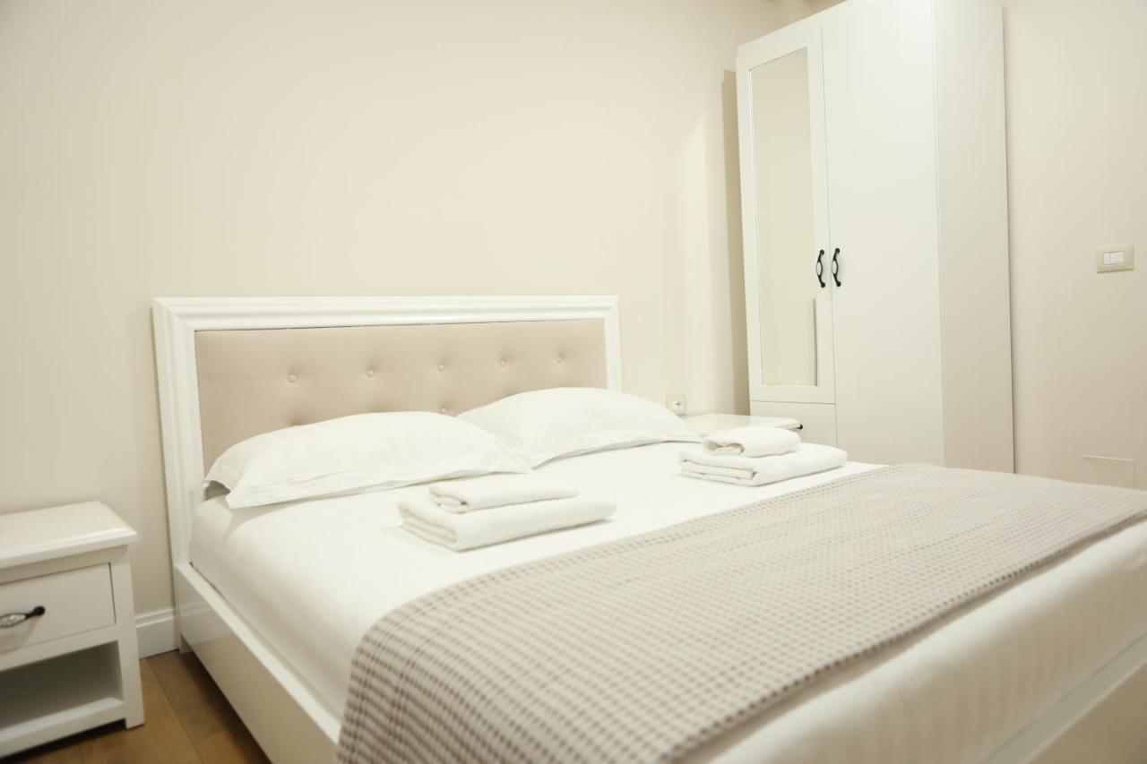 Hotel Taverna Zisi Erseke Luaran gambar