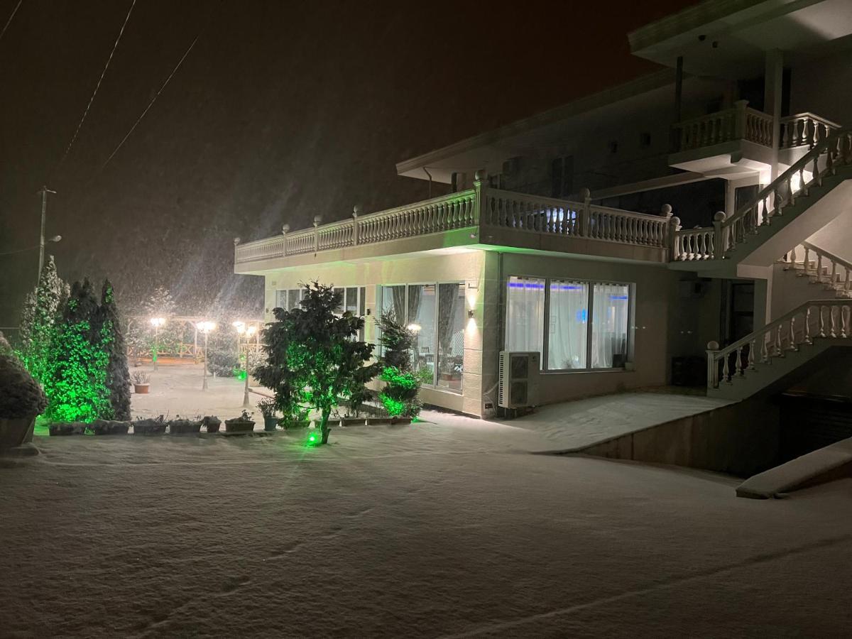 Hotel Taverna Zisi Erseke Luaran gambar